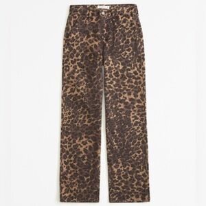 Abercrombie & Fitch Mid Rise The Slouchy Jean Leopard Size 27 NWT